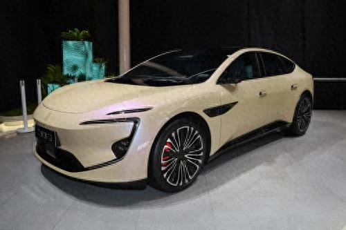 阿維塔12:高顏高能,新能源汽車新寵登場