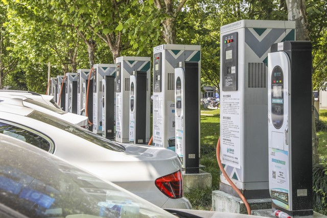 余承東官宣!享界 S9 增程版預訂量破 5200 臺,新能源格局生變?