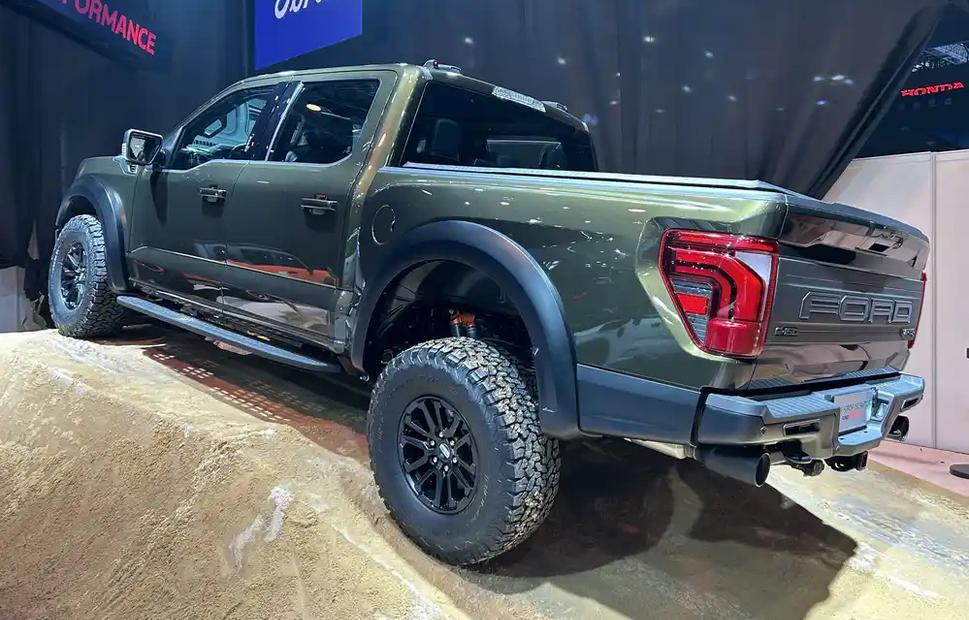 2025上海車展探館:皮卡之王福特F-150猛禽抵達現場 外觀微調