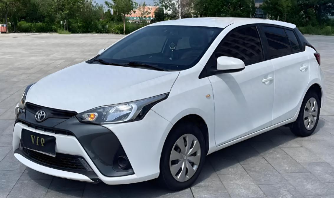 2025款豐田致炫實測:油耗4.2L+豪華內飾,家用車“全能選手”?