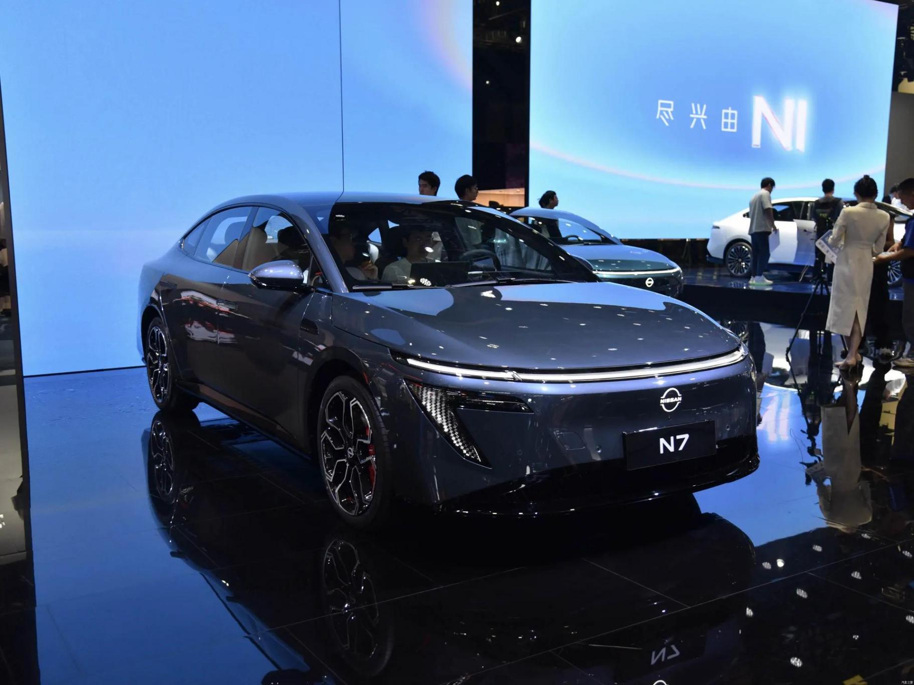 日產N7廣州車展首發:AI座艙+魔法燈語設計+高階智駕,預售破千