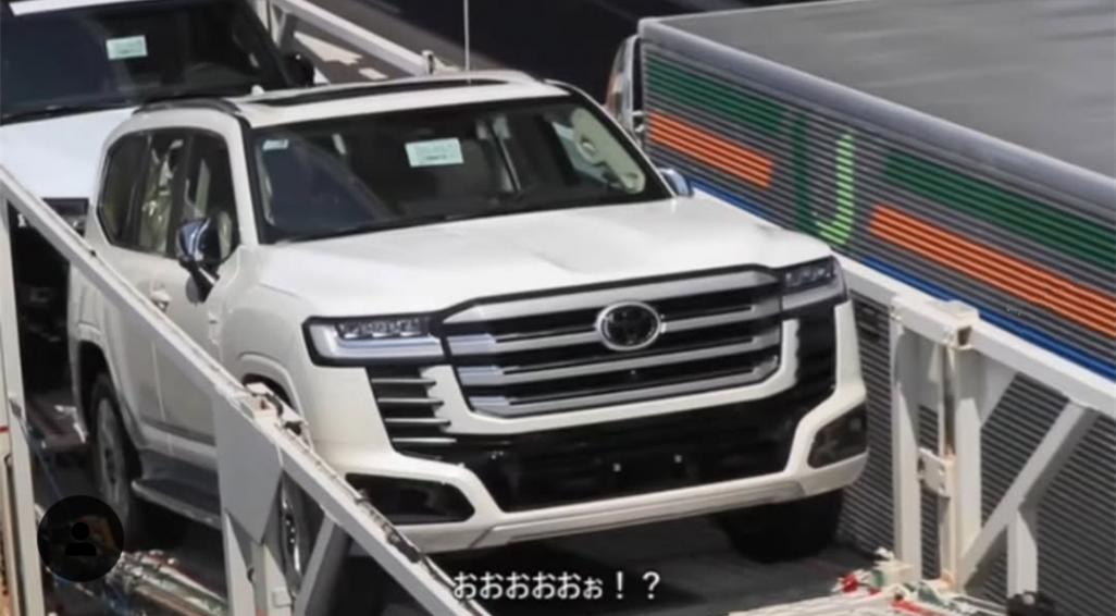 新款豐田蘭德酷路澤無偽實車曝光,前臉細節(jié)調(diào)整