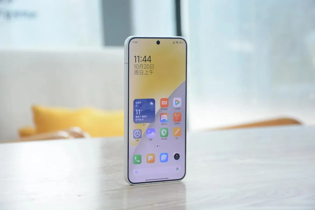 小米16再曝:驍龍8E2+澎湃OS 3.0+6000mAh+全系直屏